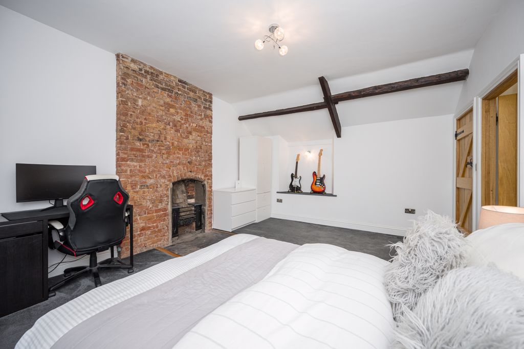 Bedroom- click for photo gallery